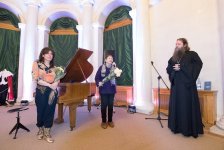 Азербайджанская пианистка и русский протоиерей выступили в Санкт-Петербурге (ФОТО)