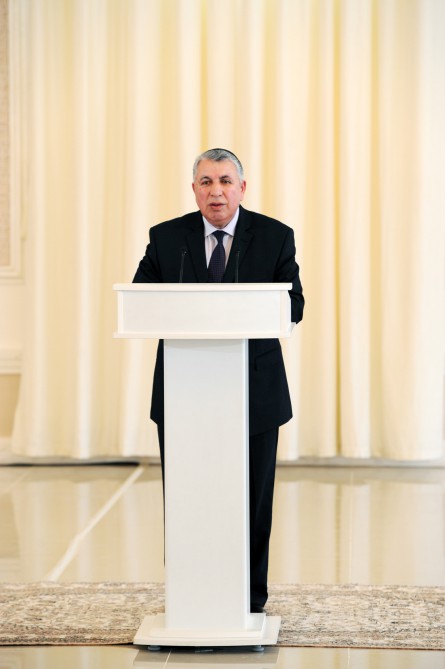 Президент Азербайджана ознакомился в Гяндже с условиями в религиозном комплексе «Имамзаде» после реконструкции