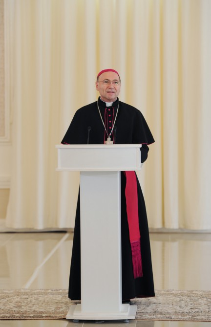 Президент Азербайджана ознакомился в Гяндже с условиями в религиозном комплексе «Имамзаде» после реконструкции