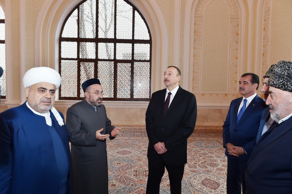 Президент Азербайджана ознакомился в Гяндже с условиями в религиозном комплексе «Имамзаде» после реконструкции