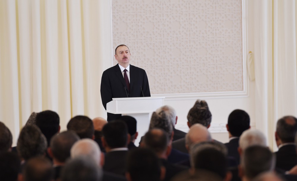 Президент Азербайджана ознакомился в Гяндже с условиями в религиозном комплексе «Имамзаде» после реконструкции