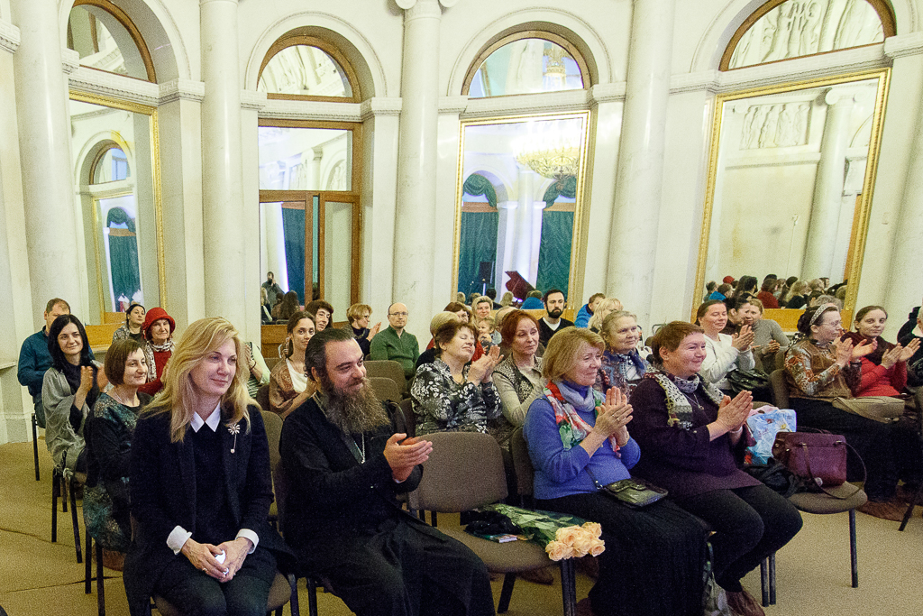 Азербайджанская пианистка и русский протоиерей выступили в Санкт-Петербурге (ФОТО)