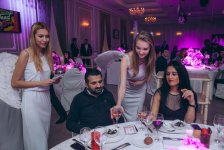 В Баку прошел звездный романтический вечер "Друзьям с любовью" (ФОТО)