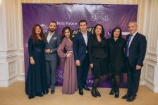 В Баку прошел звездный романтический вечер "Друзьям с любовью" (ФОТО)