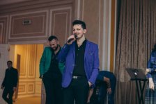 В Баку прошел звездный романтический вечер "Друзьям с любовью" (ФОТО)