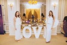 В Баку прошел звездный романтический вечер "Друзьям с любовью" (ФОТО)