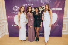 В Баку прошел звездный романтический вечер "Друзьям с любовью" (ФОТО)