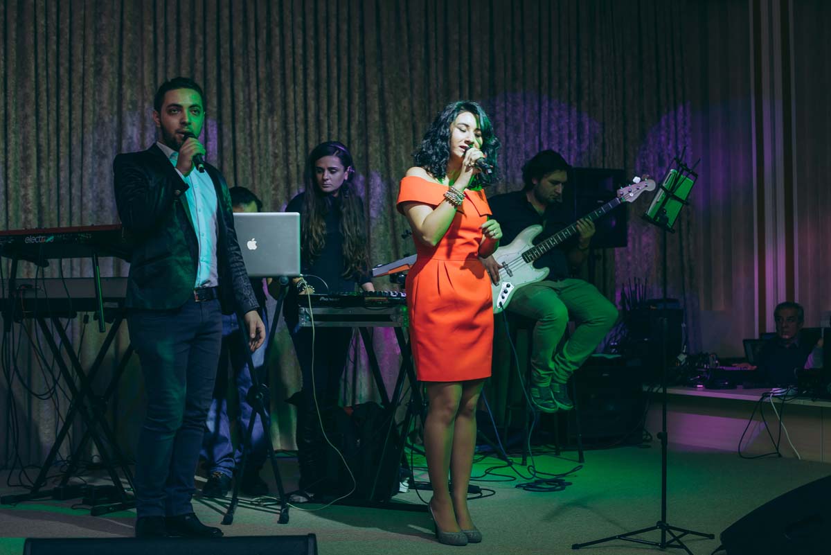 В Баку прошел звездный романтический вечер "Друзьям с любовью" (ФОТО)