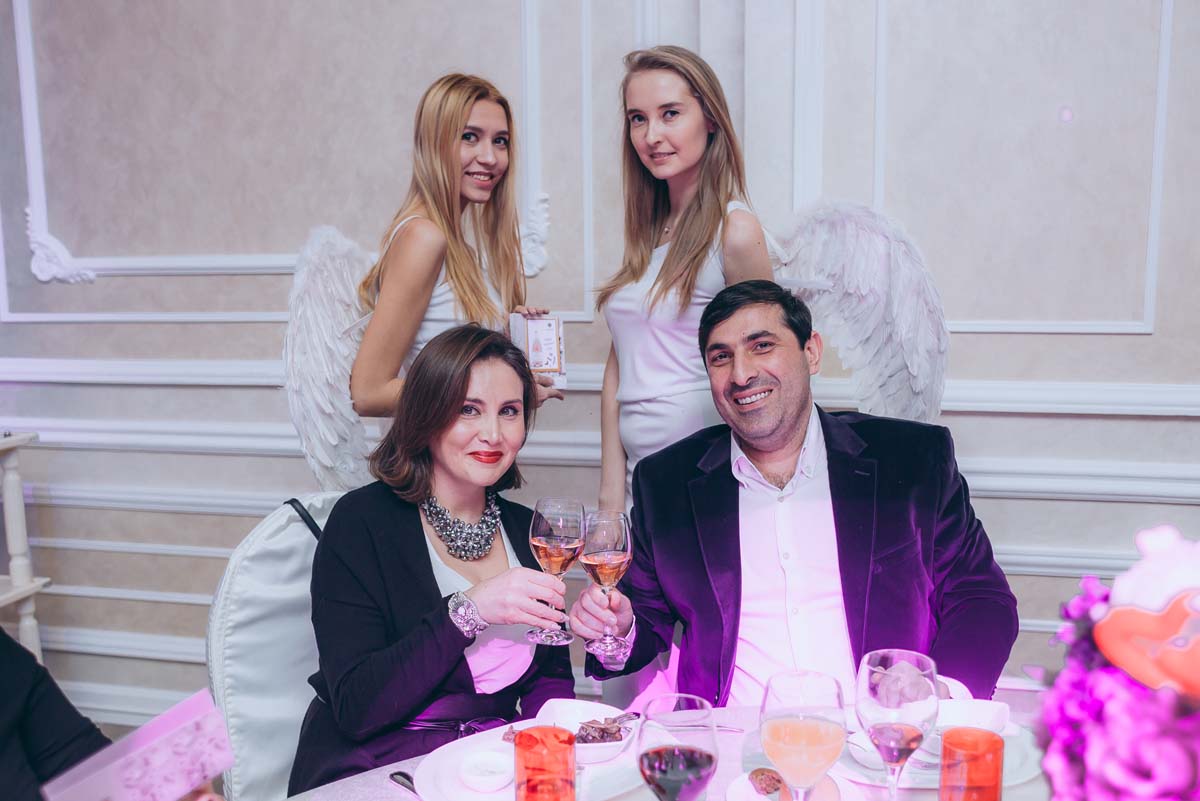 В Баку прошел звездный романтический вечер "Друзьям с любовью" (ФОТО)