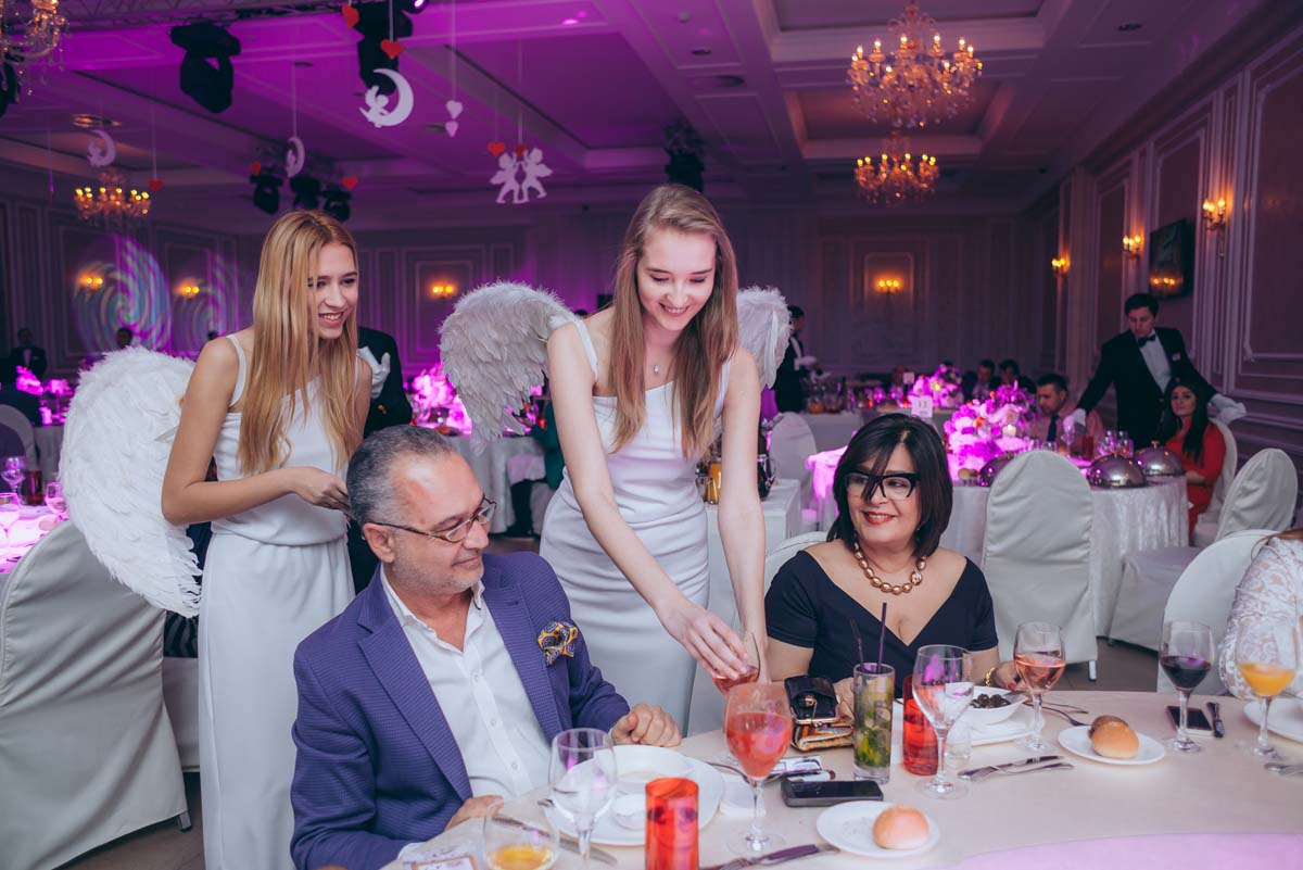 В Баку прошел звездный романтический вечер "Друзьям с любовью" (ФОТО)