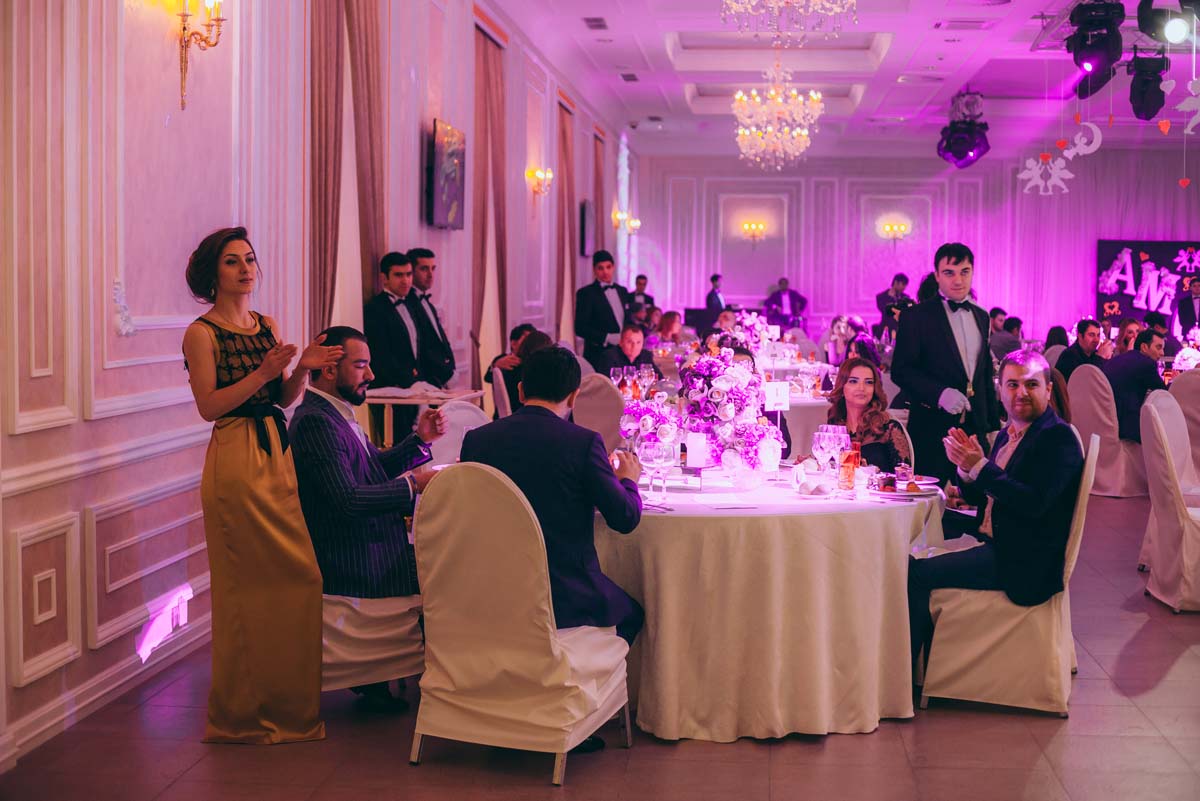 В Баку прошел звездный романтический вечер "Друзьям с любовью" (ФОТО)