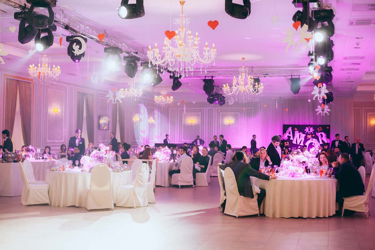 В Баку прошел звездный романтический вечер "Друзьям с любовью" (ФОТО)