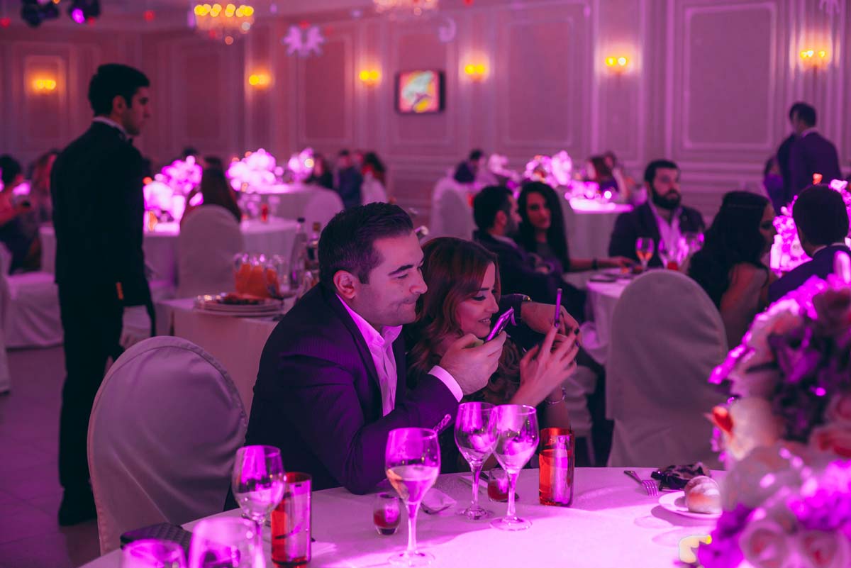 В Баку прошел звездный романтический вечер "Друзьям с любовью" (ФОТО)