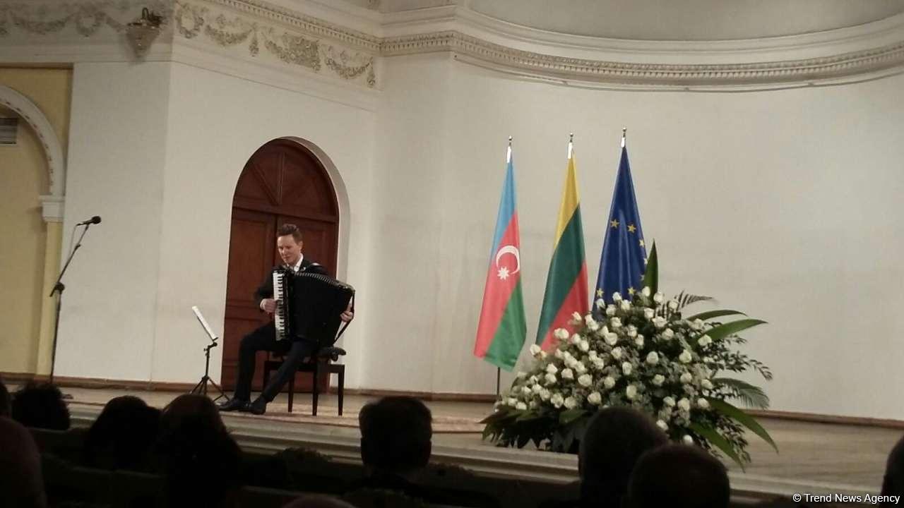 В Баку отметили национальный праздник Литвы