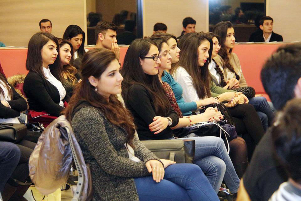 В Азербайджане стартовал интересный проект для молодежи – путь к успеху (ФОТО)