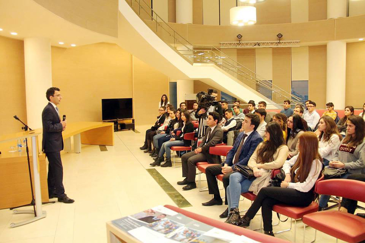 В Азербайджане стартовал интересный проект для молодежи – путь к успеху (ФОТО)