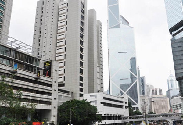 В аэропорту Гонконга задержали более 50 рейсов из-за шторма Roke