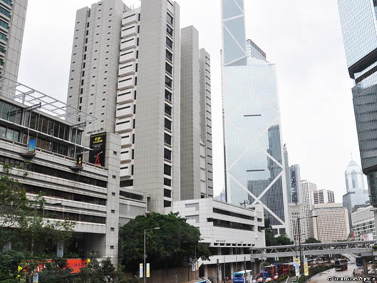 В аэропорту Гонконга задержали более 50 рейсов из-за шторма Roke