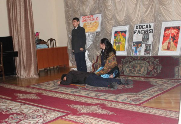 Бакинские школьники почтили память жертв Ходжалинской трагедии (ФОТО)