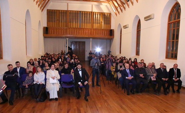 Юная Ислама провела вечер классической музыки (ФОТО)