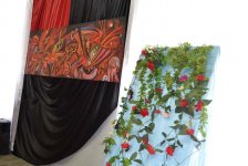 Ашраф Гейбат передал музею картину, посвященную Ходжалинской трагедии (ФОТО)