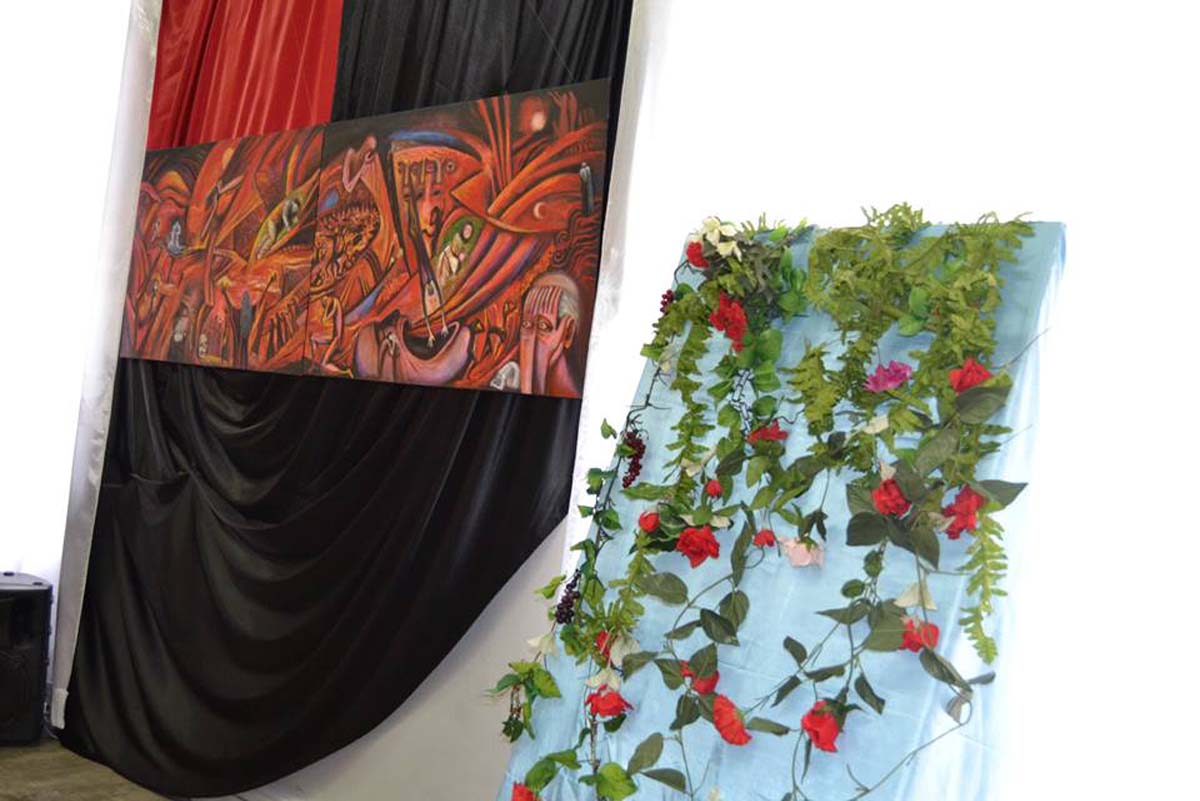 Ашраф Гейбат передал музею картину, посвященную Ходжалинской трагедии (ФОТО)