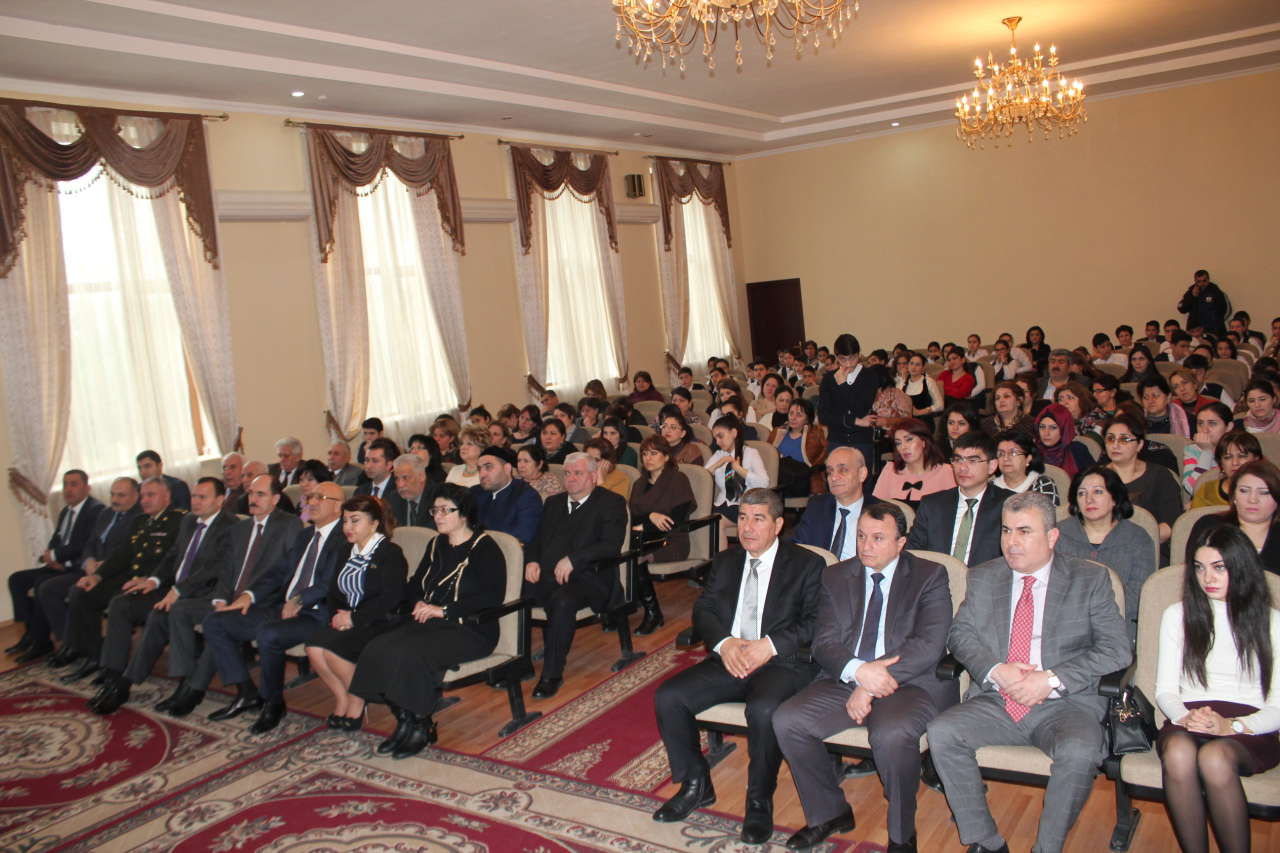 Бакинские школьники почтили память жертв Ходжалинской трагедии (ФОТО)