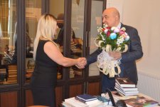 В Союзе писателей Азербайджана презентована книга Севиндж Сафаровой "Грех" (ФОТО)