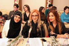 Начало весны в Баку отметили красочным модным дефиле (ФОТО)