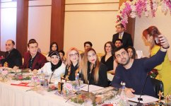 Начало весны в Баку отметили красочным модным дефиле (ФОТО)