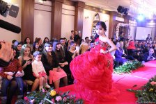 Начало весны в Баку отметили красочным модным дефиле (ФОТО)