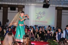 Начало весны в Баку отметили красочным модным дефиле (ФОТО)