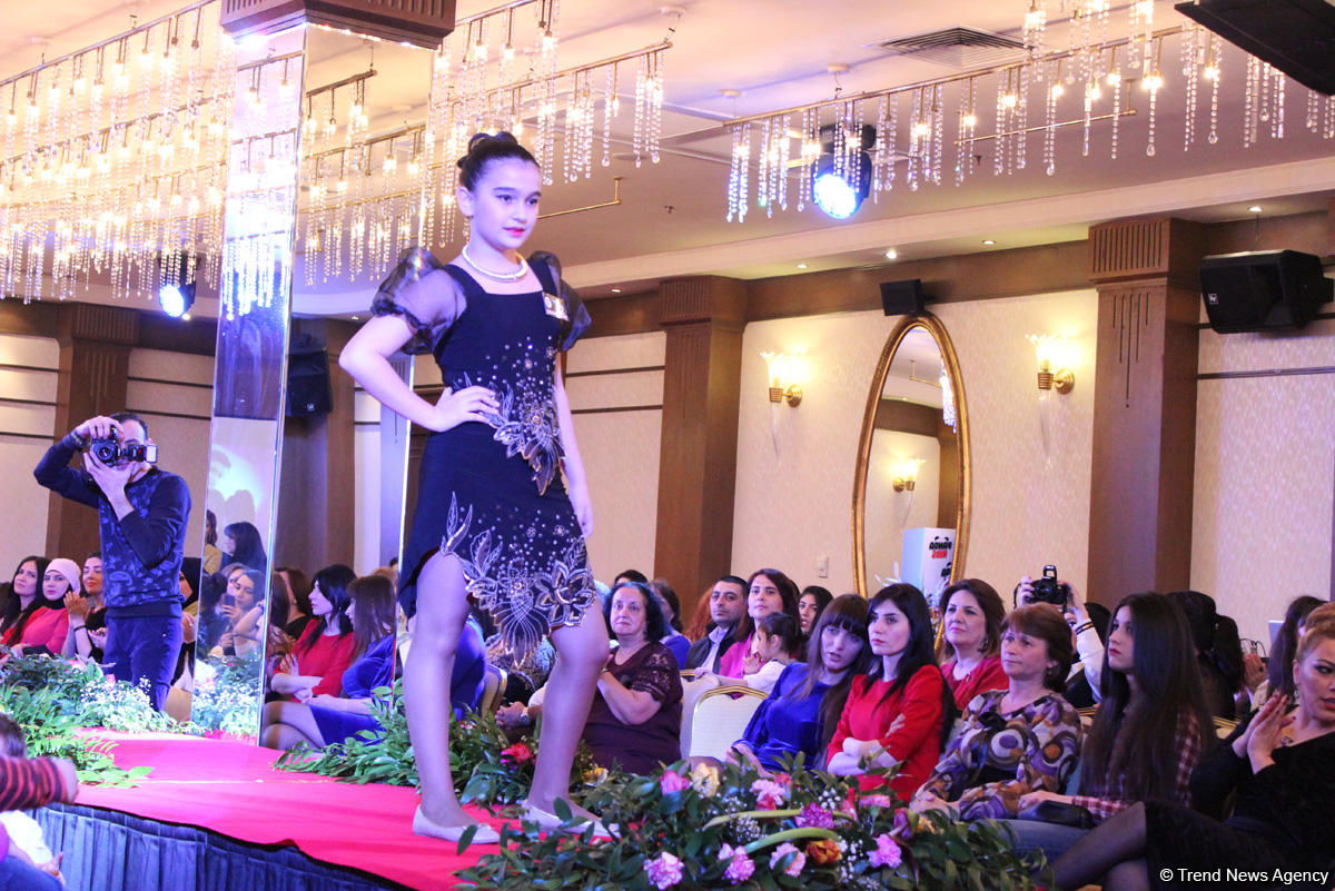 Начало весны в Баку отметили красочным модным дефиле (ФОТО)