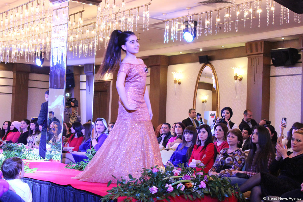 Начало весны в Баку отметили красочным модным дефиле (ФОТО)