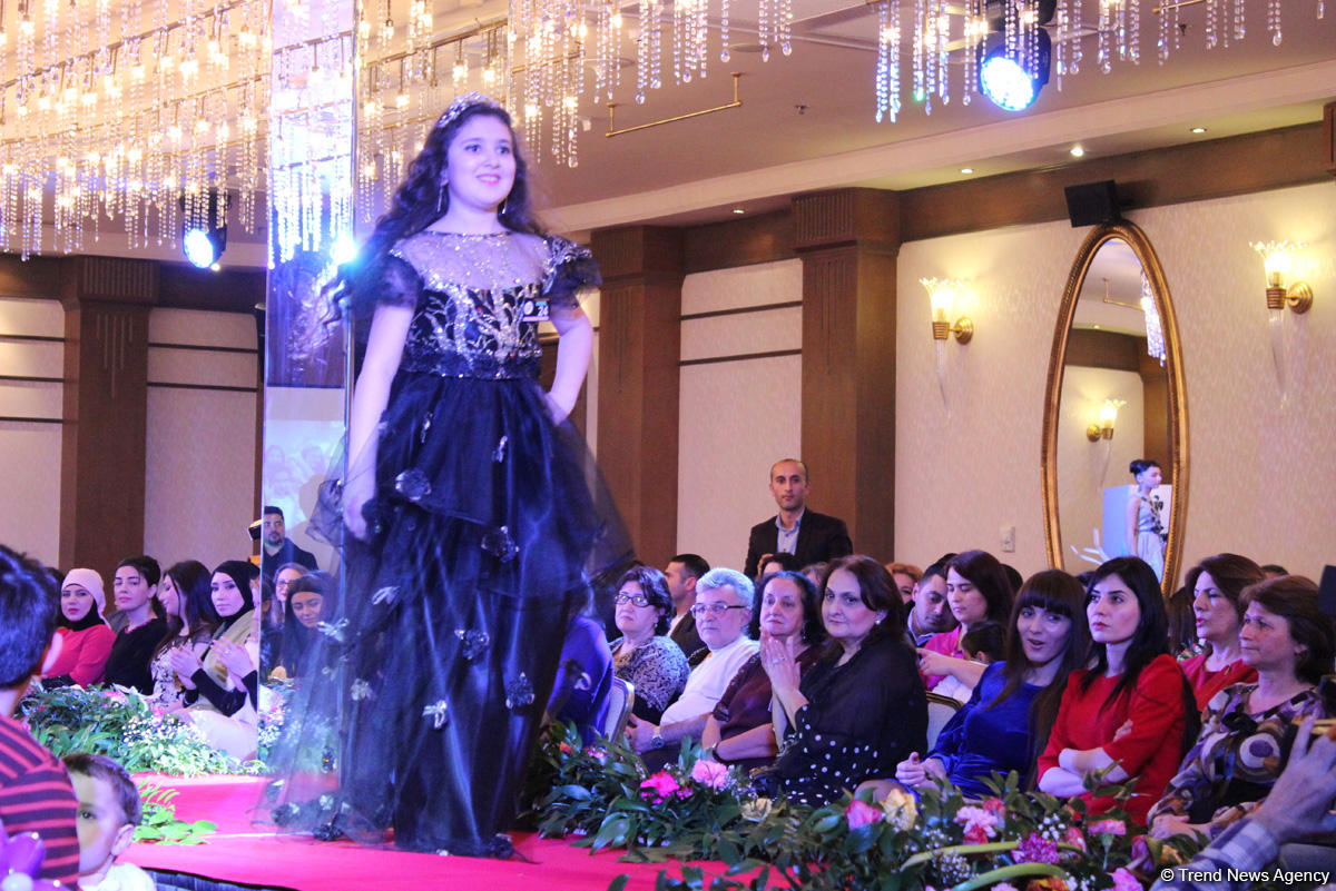 Начало весны в Баку отметили красочным модным дефиле (ФОТО)