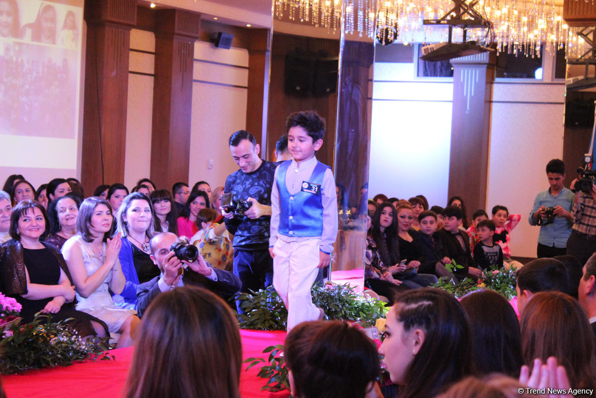 Начало весны в Баку отметили красочным модным дефиле (ФОТО)