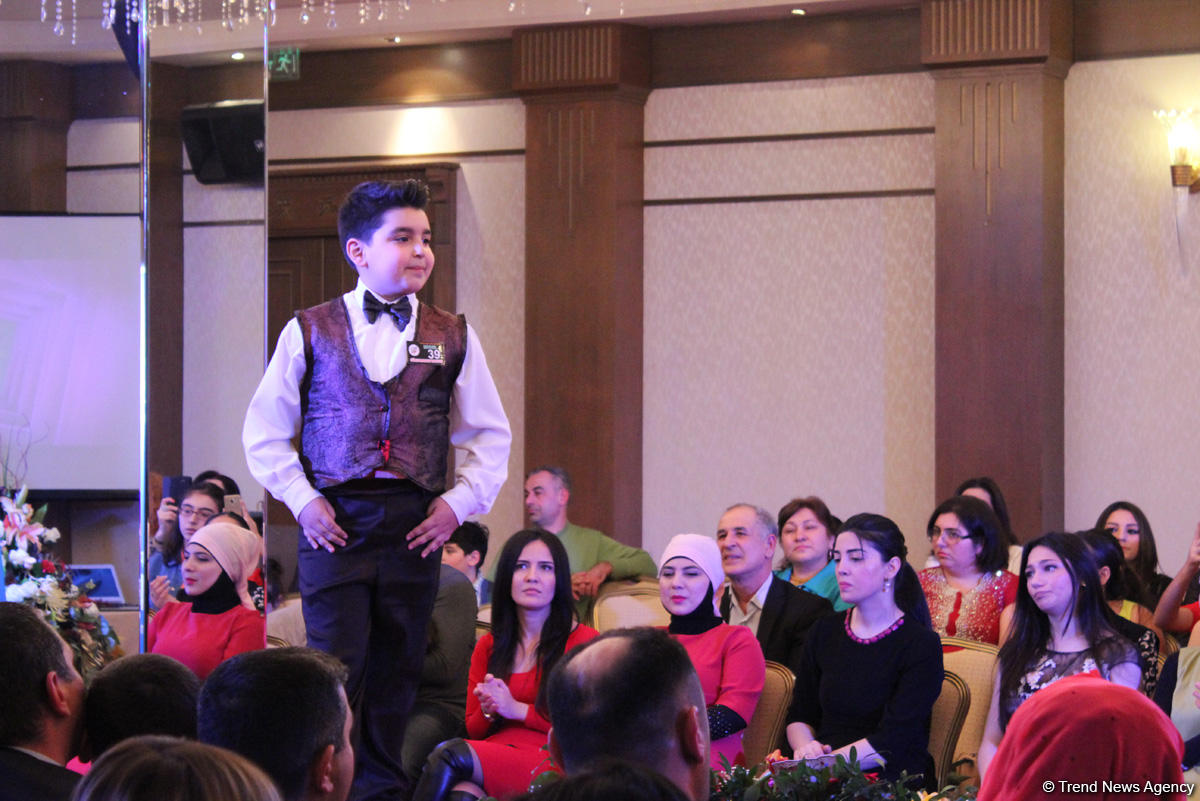 Начало весны в Баку отметили красочным модным дефиле (ФОТО)