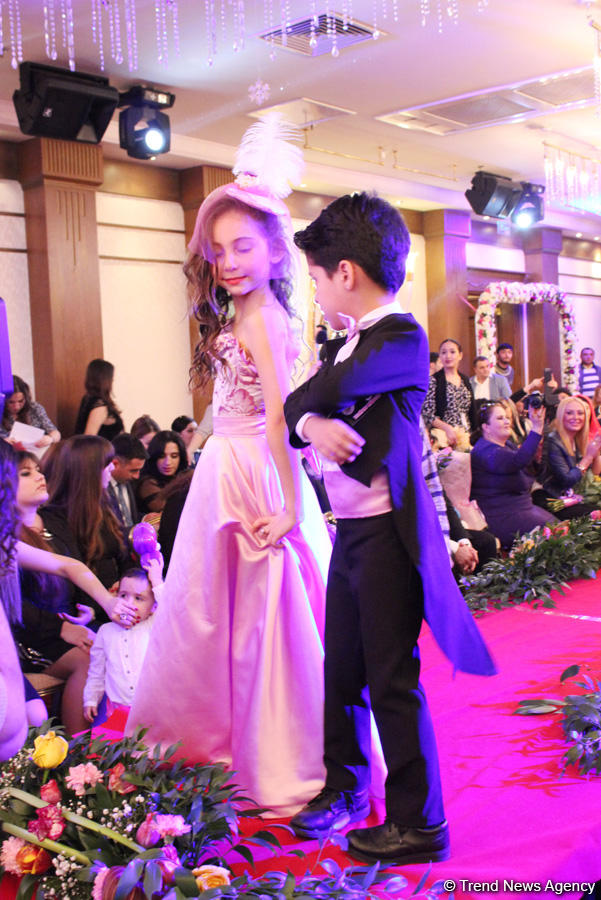 Начало весны в Баку отметили красочным модным дефиле (ФОТО)