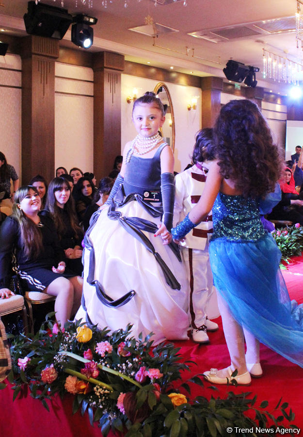 Начало весны в Баку отметили красочным модным дефиле (ФОТО)