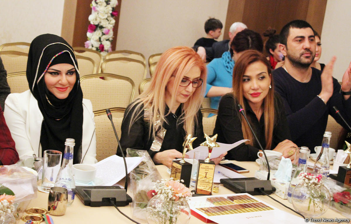 Начало весны в Баку отметили красочным модным дефиле (ФОТО)