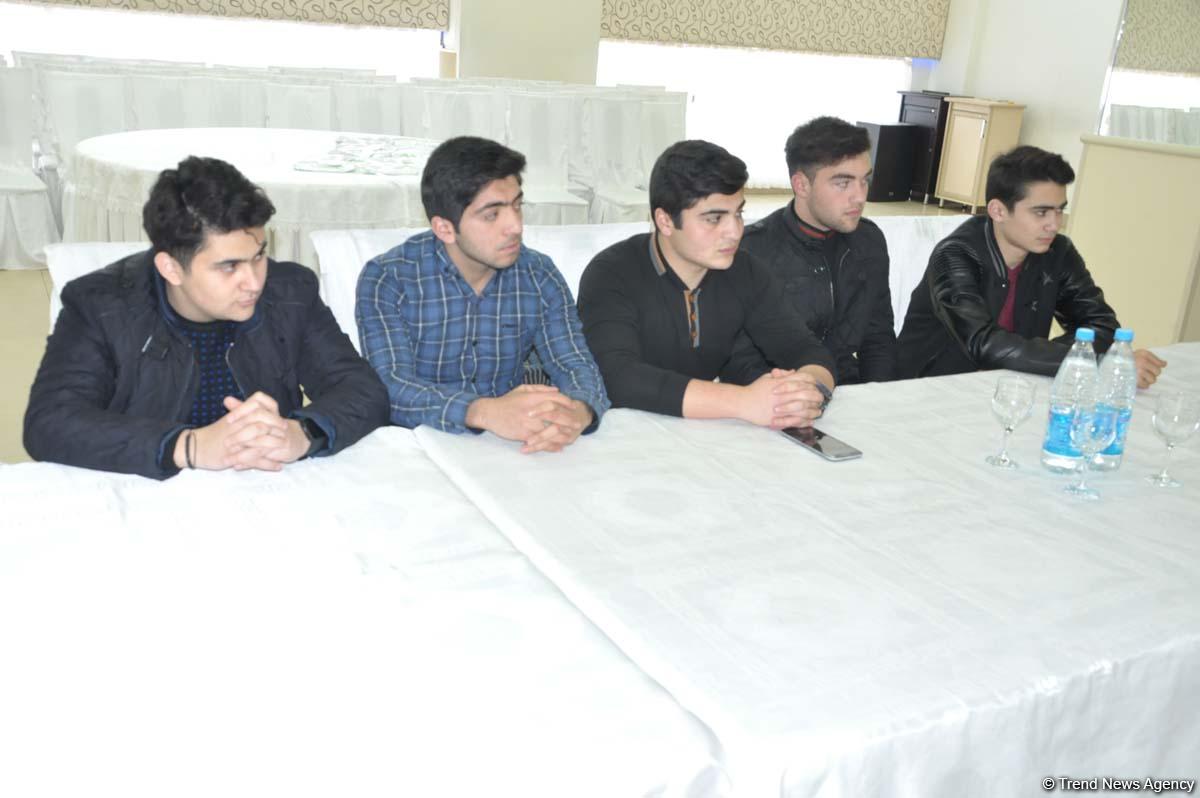 В Гяндже молодежь призвали к борьбе с загрязнением окружающей среды (ФОТО)