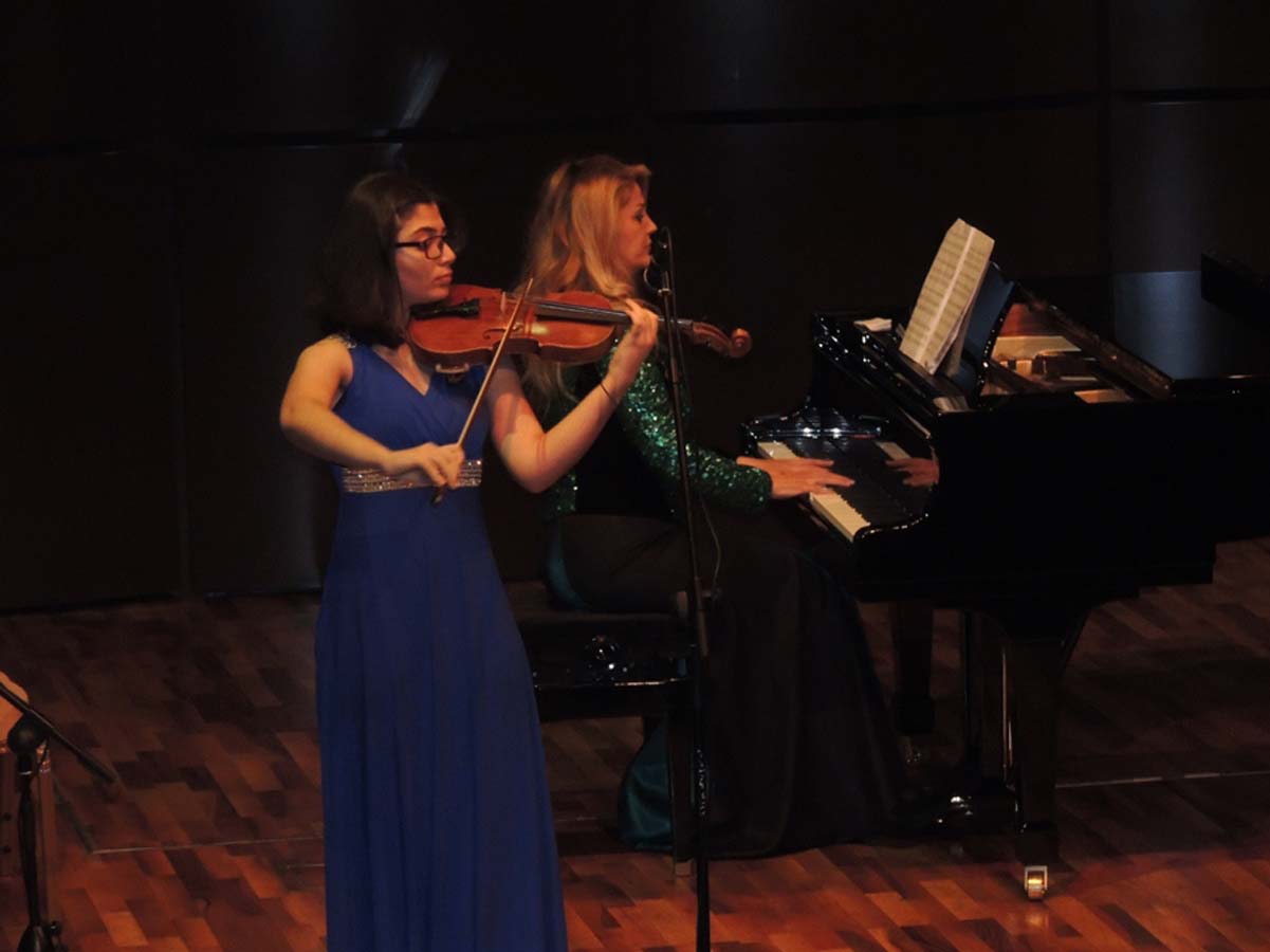 Международный центр мугама поздравил с "Од чершенбеси" (ФОТО)