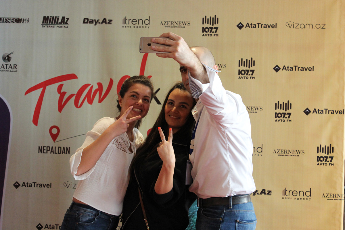 Путешествие азербайджанцев от Непала до Папуа за 3 часа (ФОТО)