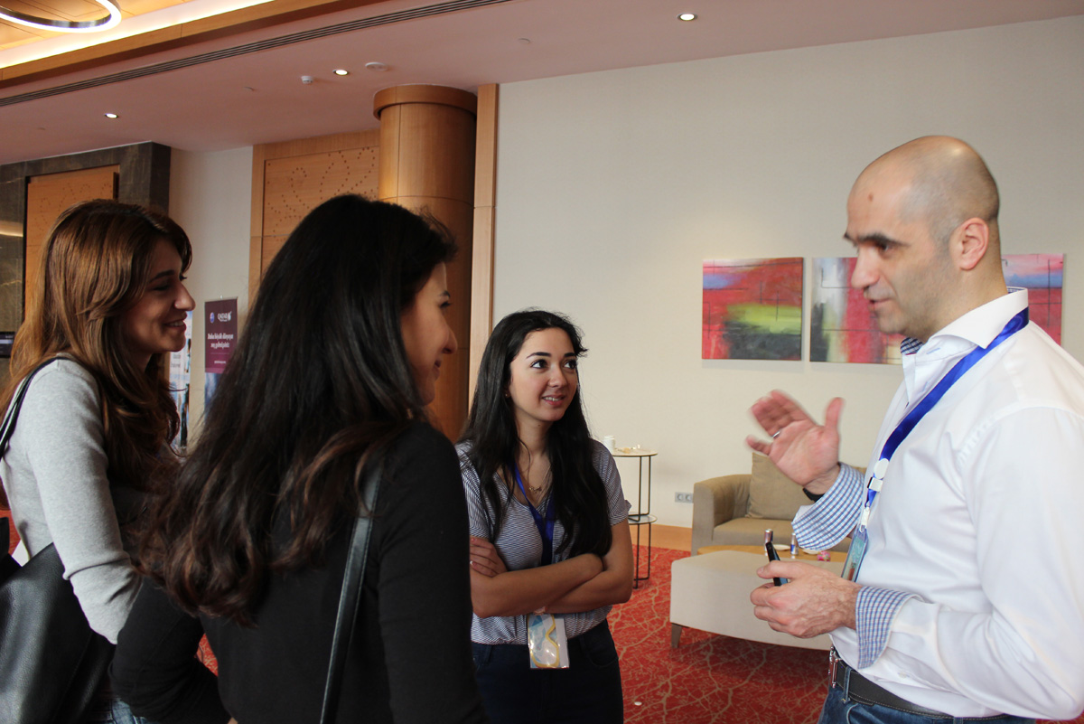 Путешествие азербайджанцев от Непала до Папуа за 3 часа (ФОТО)