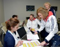 Делегации различных стран проходят аккредитацию на Кубок мира по прыжкам на батуте в Баку (ФОТОРЕПОРТАЖ)