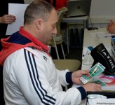 Делегации различных стран проходят аккредитацию на Кубок мира по прыжкам на батуте в Баку (ФОТОРЕПОРТАЖ)