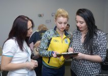 Делегации различных стран проходят аккредитацию на Кубок мира по прыжкам на батуте в Баку (ФОТОРЕПОРТАЖ)