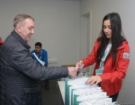 Делегации различных стран проходят аккредитацию на Кубок мира по прыжкам на батуте в Баку (ФОТОРЕПОРТАЖ)