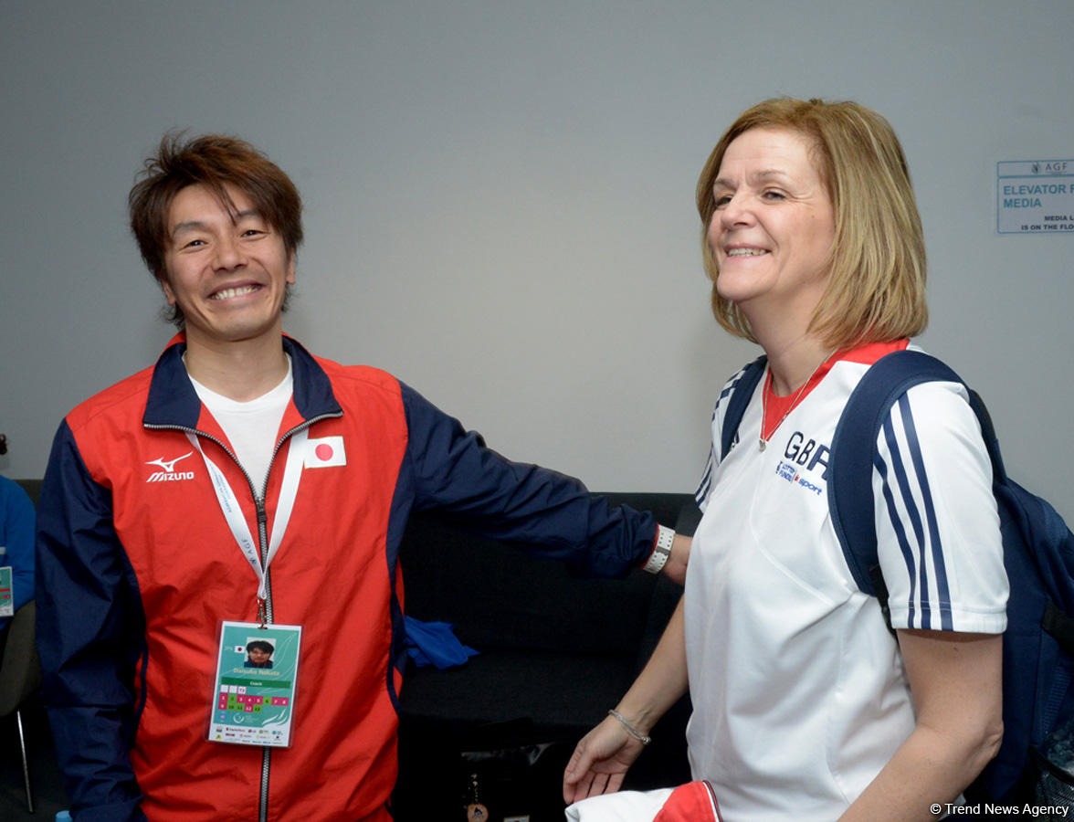 Делегации различных стран проходят аккредитацию на Кубок мира по прыжкам на батуте в Баку (ФОТОРЕПОРТАЖ)