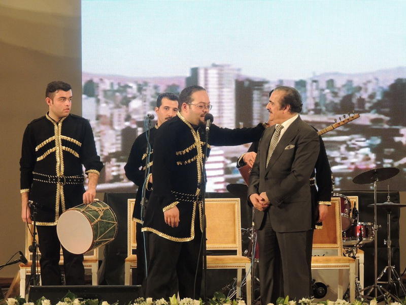 В Филармонии состоялась презентация книги о любви к Тебризу (ФОТО)